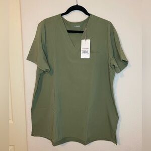 NWT Mandala Maternity XL one pocket scrub top